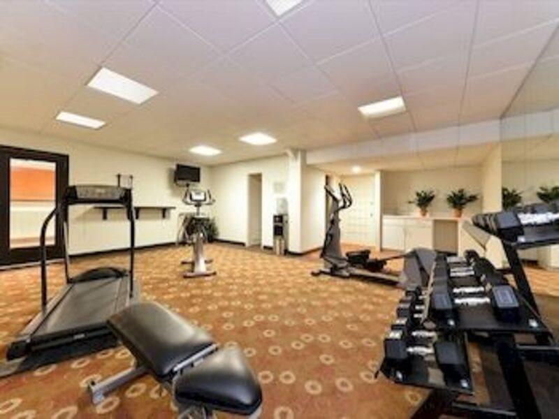 Quality Inn And Suites Conference Center Richmond Bagian luar foto