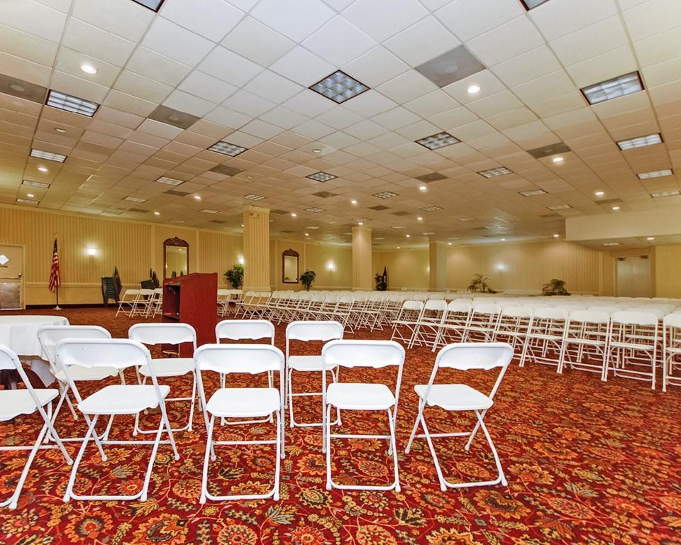 Quality Inn And Suites Conference Center Richmond Bagian luar foto