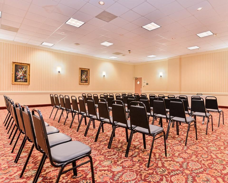 Quality Inn And Suites Conference Center Richmond Bagian luar foto