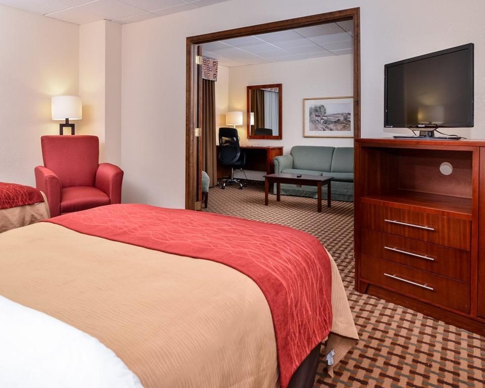 Quality Inn And Suites Conference Center Richmond Bagian luar foto