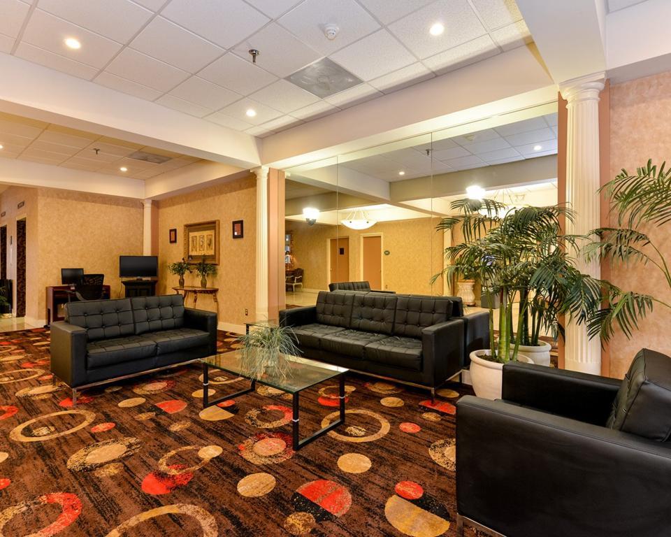 Quality Inn And Suites Conference Center Richmond Bagian luar foto