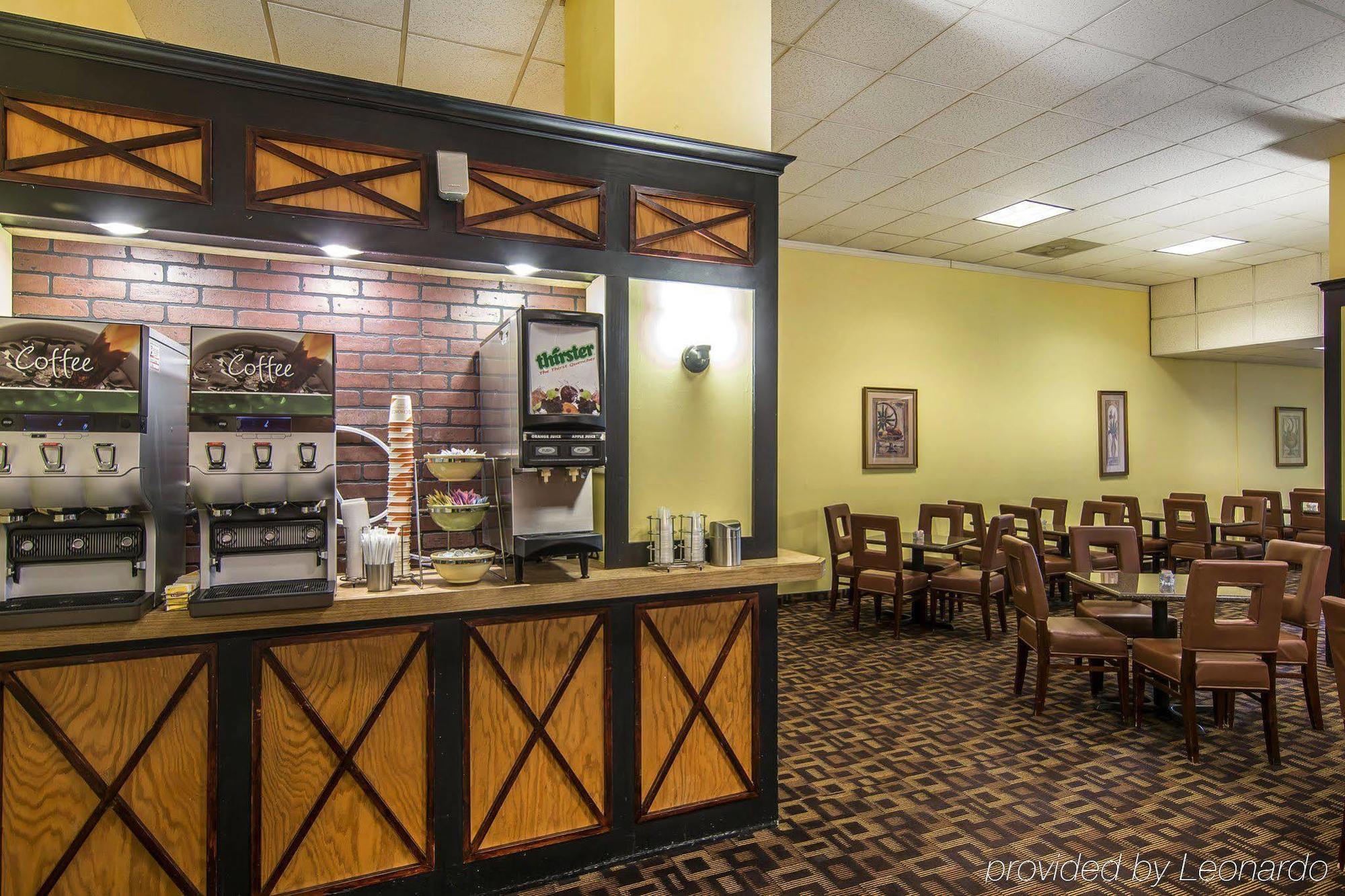 Quality Inn And Suites Conference Center Richmond Bagian luar foto