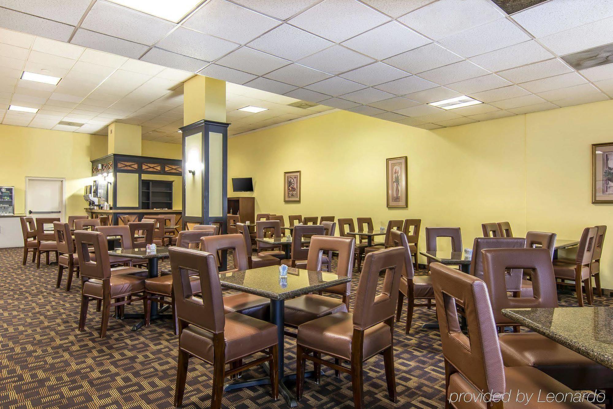 Quality Inn And Suites Conference Center Richmond Bagian luar foto