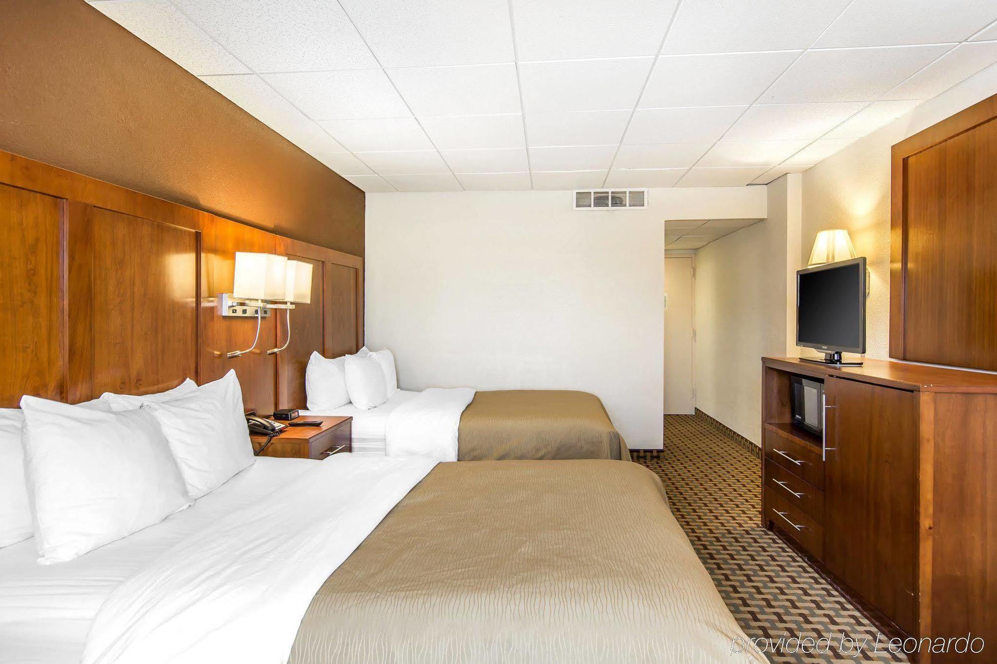 Quality Inn And Suites Conference Center Richmond Bagian luar foto