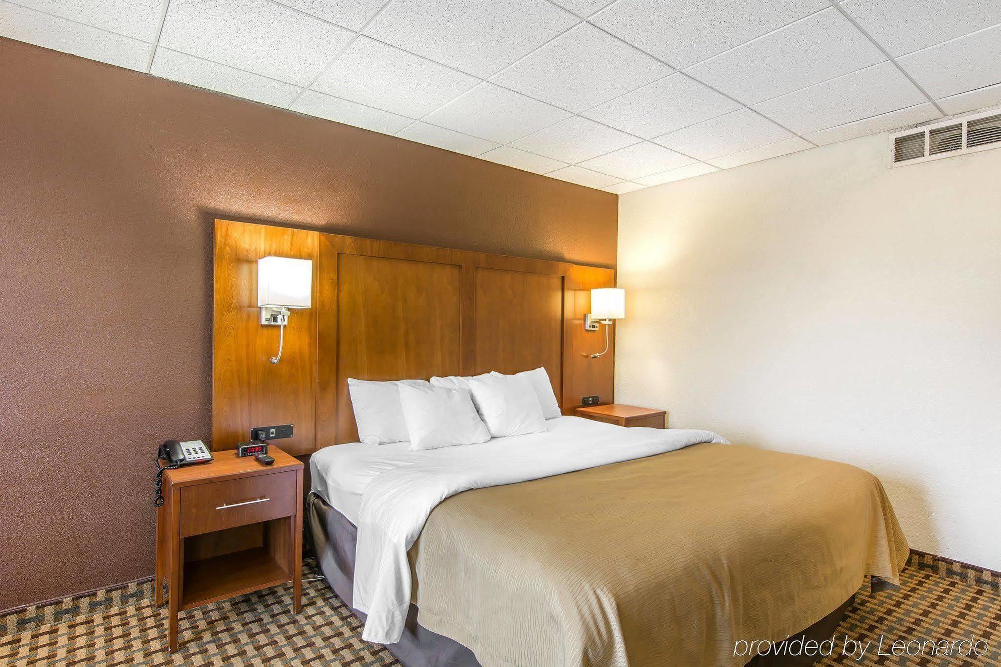 Quality Inn And Suites Conference Center Richmond Bagian luar foto