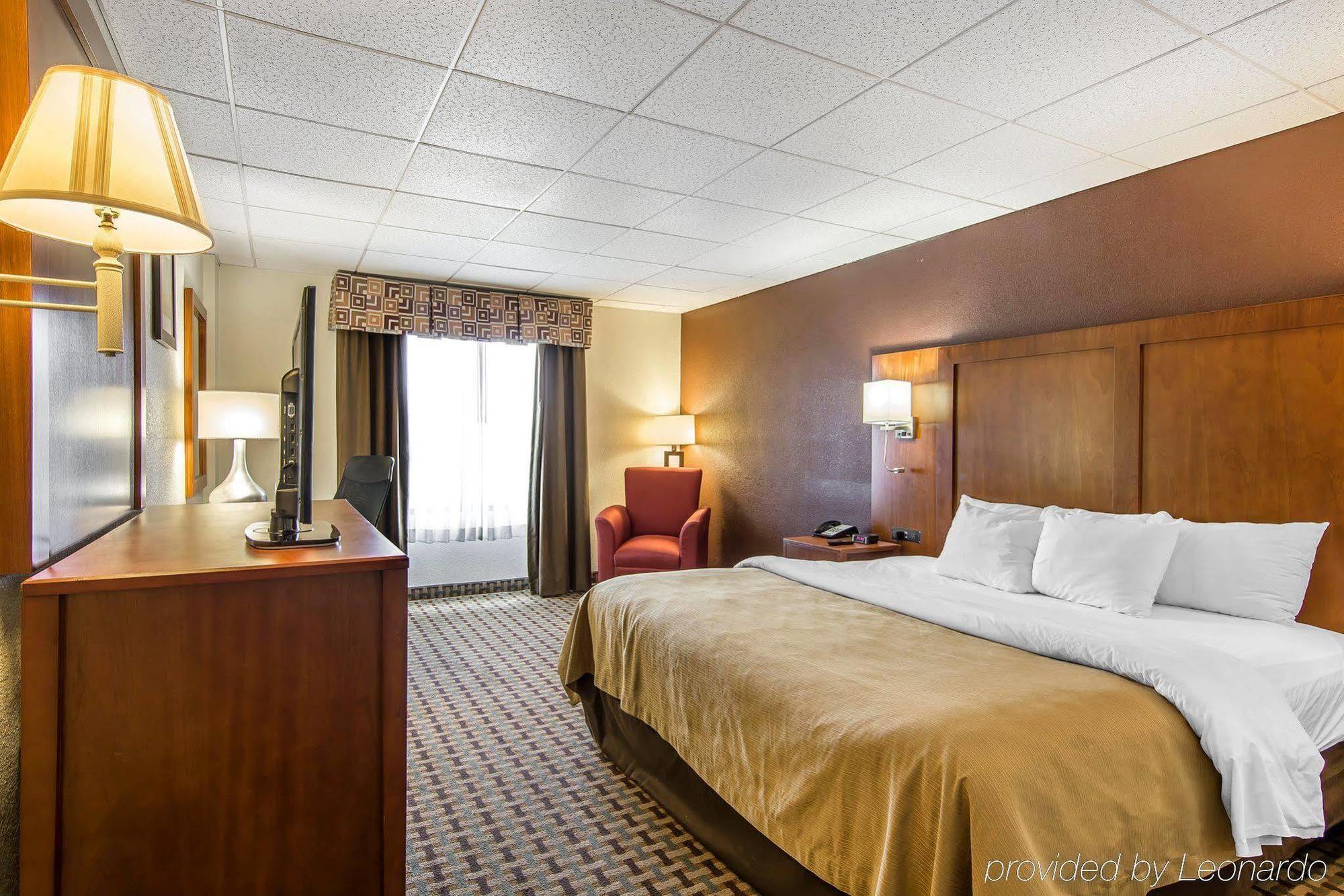 Quality Inn And Suites Conference Center Richmond Bagian luar foto