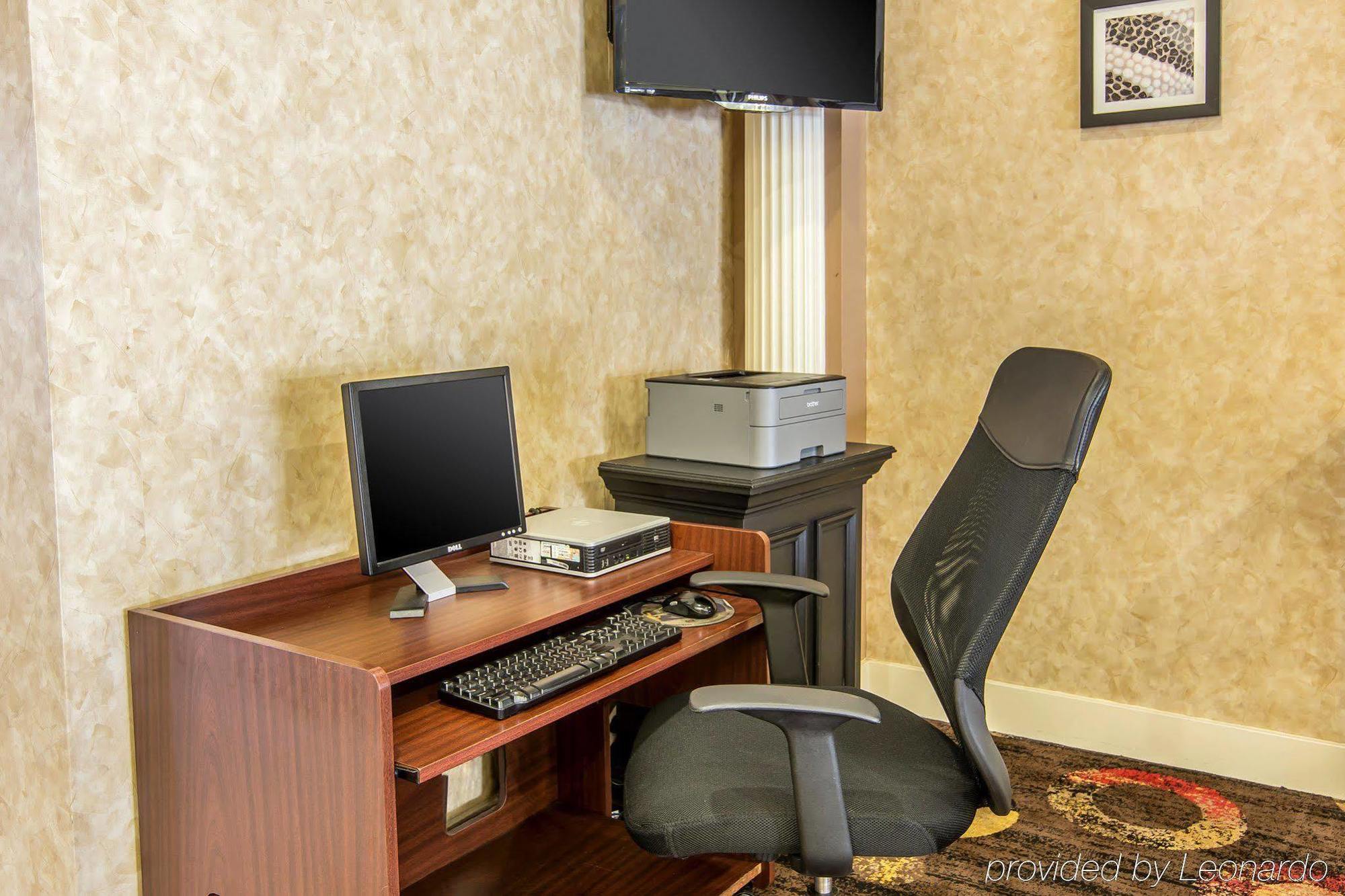 Quality Inn And Suites Conference Center Richmond Bagian luar foto