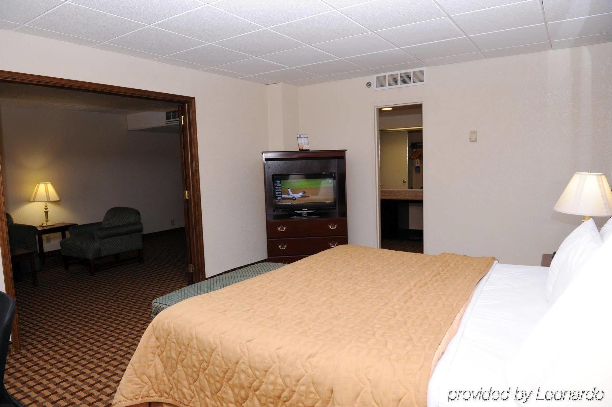 Quality Inn And Suites Conference Center Richmond Ruang foto